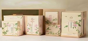 新御宅屋限定礼盒系列，精美包装的动漫周边礼盒套装，适合收藏与赠礼